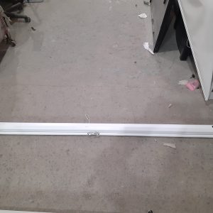 Écran - toile de projection avec support 6pi x 6pi