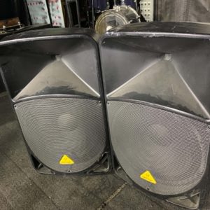 Paire de speakers non-fonctionelles Behringer eurolive B115W
