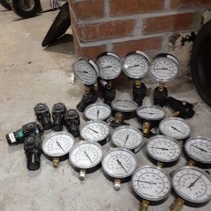 14 x Ashcroft Pressure Gauge with 10 x Air Pressure Regulator