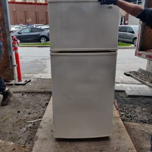 Réfrigérateur / Frigo de taille moyenne Inglis avec congélateur