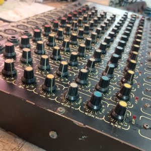 Studiomaster Diamond 122 Table de mixage DJ - Console de mixage 12 canaux - fonctionnel