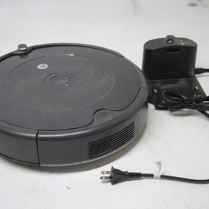 iRobot Roomba 694 robot vacuum cleaner with charging base - Not Fully Tested - Light on