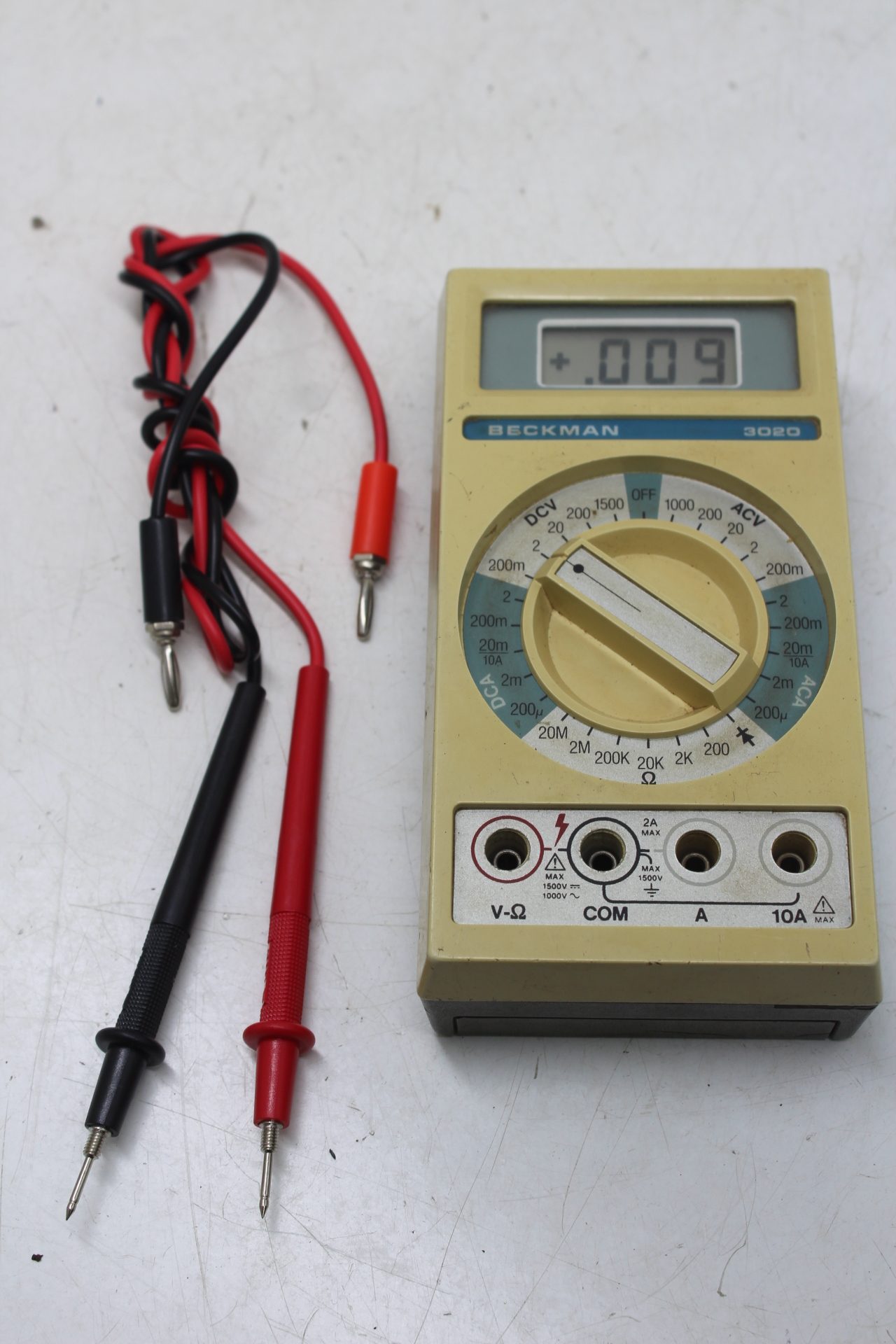 Vintage Beckman 3020 Digital Multimeter DMM w/ Probes