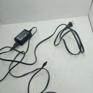 CHARGEUR POUR APPAREIL PHOTO / CAMÉESCOPE SONY - AC-L200C - 8.4V - TESTÉ