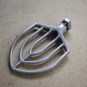 Batteur plat en aluminium moulé 9-3/4" x 6-1/4" (trou de 7/8")