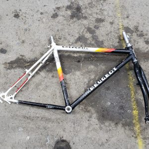 Vintage Peugeot white/black 18" bicycle frame