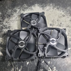3x Ventilateur de refroidissement Phanteks - 14x14cm - jamais utilisé