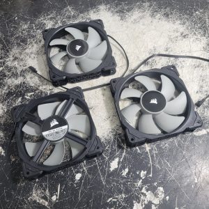3 ventilateurs de refroidissement Corsair - 12v 0,291a - jamais utilisés