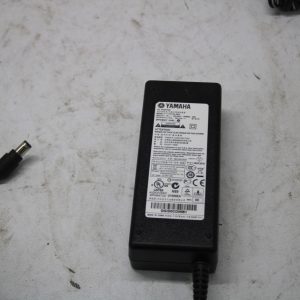 Bloc d'alimentation Yamaha PA 300-C 16V 2.4A
