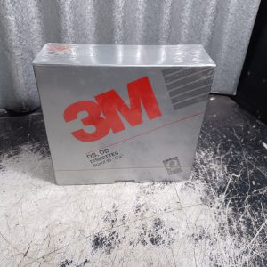 Boîte scellée contenant des disquettes 3M DS, DD de 5 1/4 pouces
