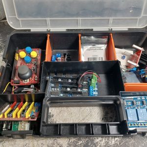 Kit of electronic components for ARDUINO