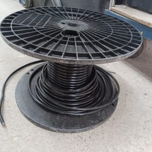 Câble coaxial de branchement extérieur autoporteur