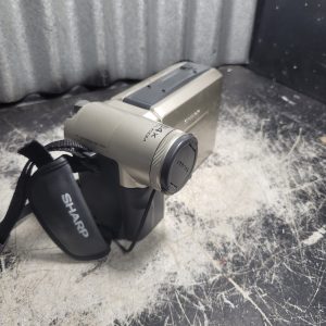 Caméscope SHARP VL-E780 - 1 batterie - non testé