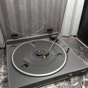 Ancienne platine vinyle stéréo Hitachi HT-MD03 - pour pièces - en l'état