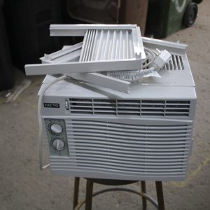 Climatiseur de fenêtre 5000 BTU avec accessoires