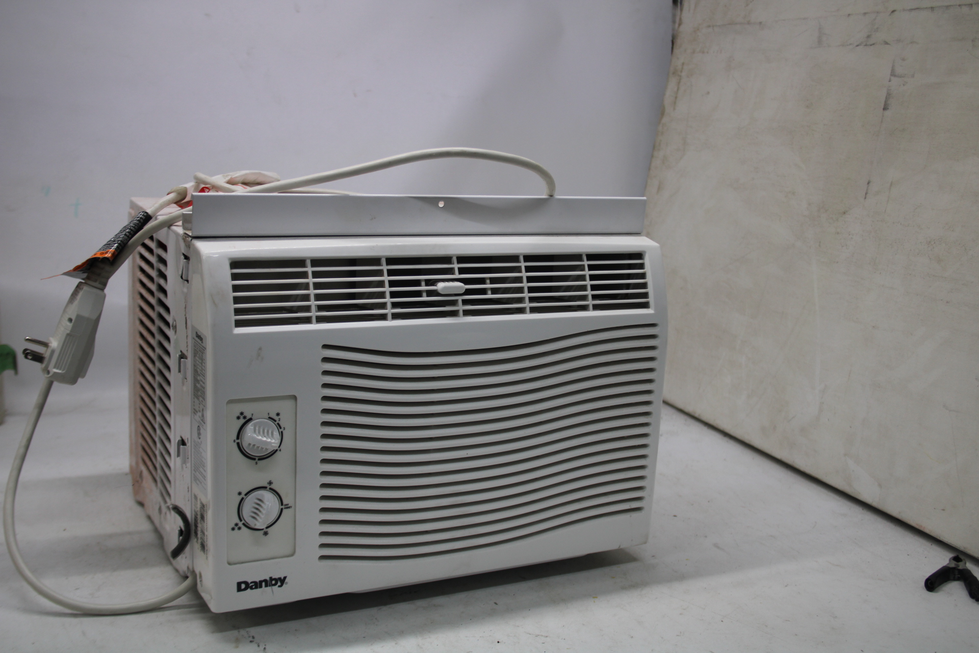 DANBY Air Conditionner 5000 BTU
