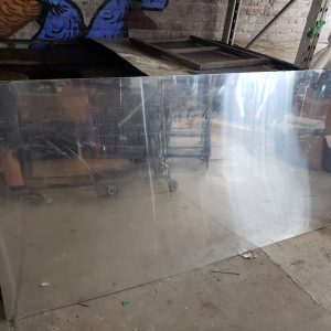 Panneau en aluminium et mousse – fini miroir 4' x 8'