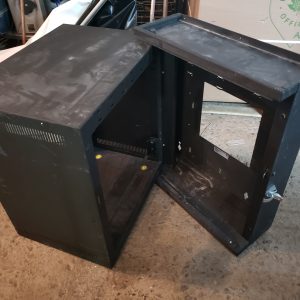 Wall-mounted rack for audio or computer equipment with hinges and rear access, 12U - 22" deep
