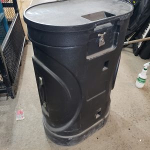 Rigid plastic trunk/suitcase/transport case on wheels
