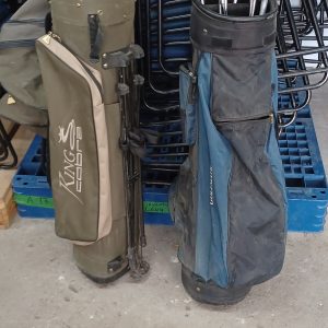2 x sac de golf avec des clubs de golf (Pro Select, KNIGHT, Tech Plus)