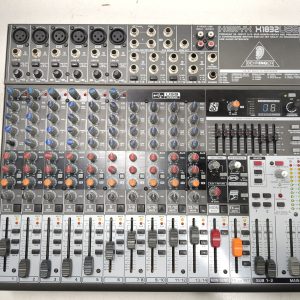 Table de mixage USB et effets numériques Behringer Xenyx X1832USB - POUR PIÈCES