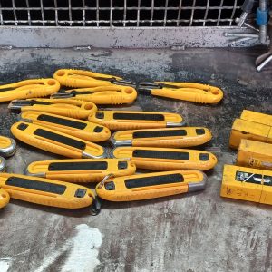 Pack of Safety Knives with spare blade packaging