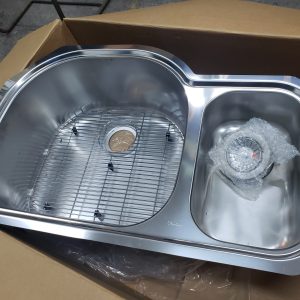 Évier de cuisine double en acier inoxydable OLIVERI 883U - 32-3/4" x 20-7/8" - Neuf