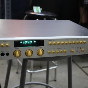 Amplificateur pré-amplificateur/processeur 2 canaux tuner ADCOM GTP-500 vintage - LIRE LA DESCRIPTION -