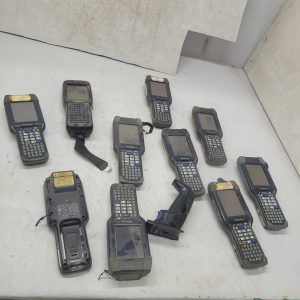9x Intermec CK3A(1) + 1x Honeywell 99EXLG Lecteurs de codes-barres portables (sans batteries, non testés, pour pièces)