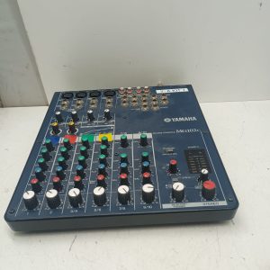 Console de mixage stéréo 10 canaux Yamaha MG102c - Non testée - Nécessite une alimentation