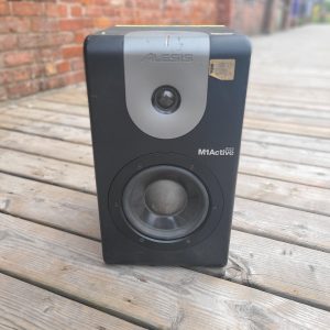 Enceinte de monitoring de studio amplifiée ALESIS M1 Active 620