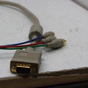 Câble VGA vers 3x RCA