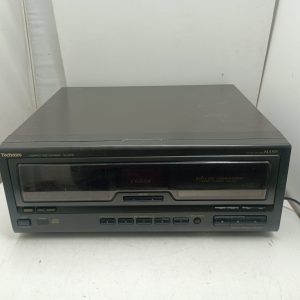 Technics SL-MC4 61 Disc CD Changer Player - shows and error -Parts or Repair with power cable