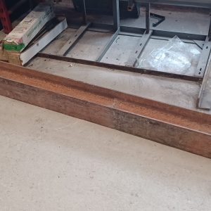Poutre en I en acier de 113" x 6" x 6" x 3/8" d'épaisseur