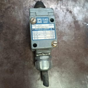 Square D Heavy Duty Limit Switch Class 9007 Type B54B2 Series B