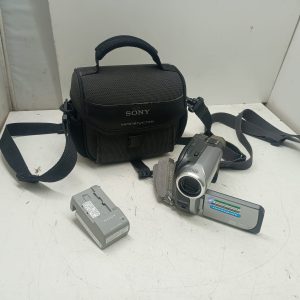 SONY DCR-DVD 203 7.2V DVD-RW Disc - Does not light- Digital Video Handycam with cover