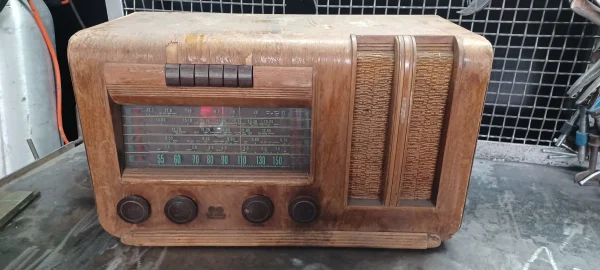 Vintage Victor A25 RCA Radio – Not Working – For Decor, cinema…