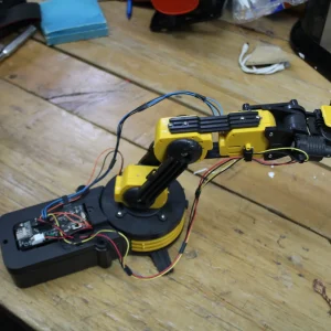 Robotic Arm Edge Wired Control Model Kit Yellow Black Plastic - FOR PARTS -