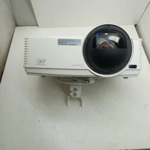 MITSUBISHI WD390U-EST " WXGA Conference Room Projector -parts- powers on with metal base