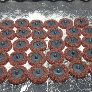 40 Pack Norton 2″ Med Grade Aluminum Oxide Bear-Tex Quick-Change Buffing Discs -  RPM: 18,000