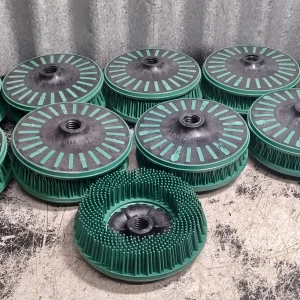 17 x 3M Scotch-Brite 4-1/2" Green 50-grit Radial Bristle Discs